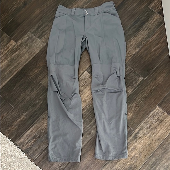 REI Outdoor Pants with Articulated Knees and Relaxed Fit Sz 6 - Picture 1 of 10